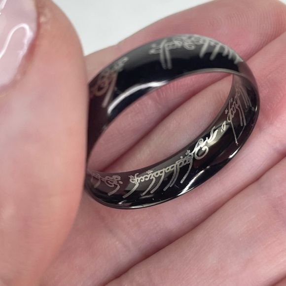 His and Hers LOTR Black Rings - Picture 3 of 13